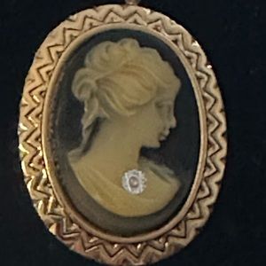 Vintage Black and White Cameo